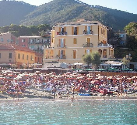 Hotel La Spiaggia Monterosso al Mare Exterior photo