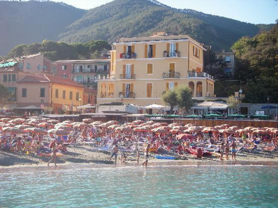 Hotel La Spiaggia Monterosso al Mare Exterior photo